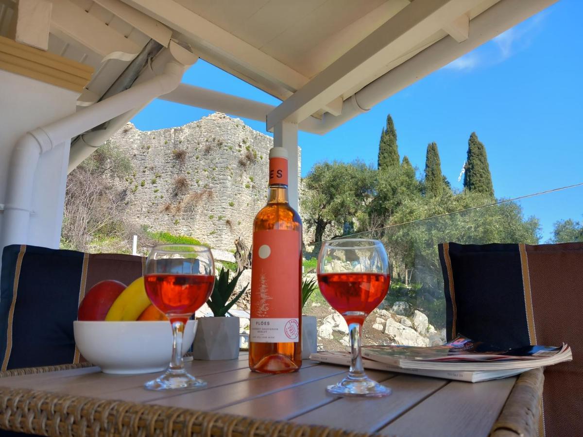 Solaris Methea- Luxury Central Villa By The Castle Kassiopi Exterior foto