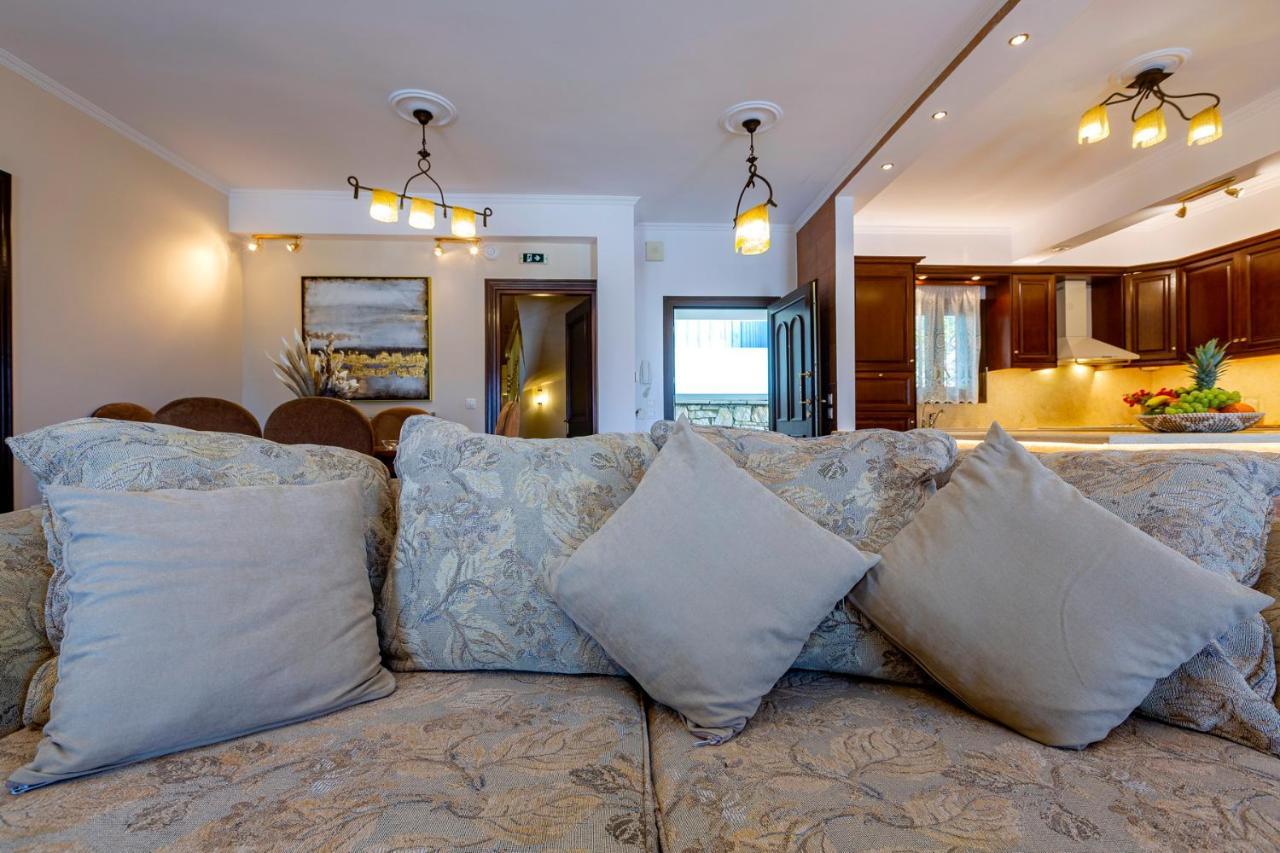 Solaris Methea- Luxury Central Villa By The Castle Kassiopi Exterior foto